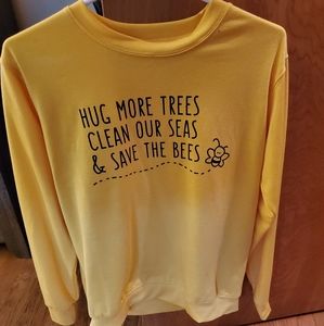 Yellow Crewneck
Fashion Bee Letter HUG MORE TREES